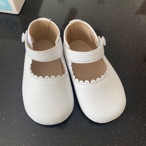 Elephantito White Shoes Size 4 Toddler New in box